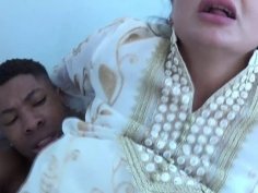 Arab wife takes bbc threesome - hot amateur cuckold action